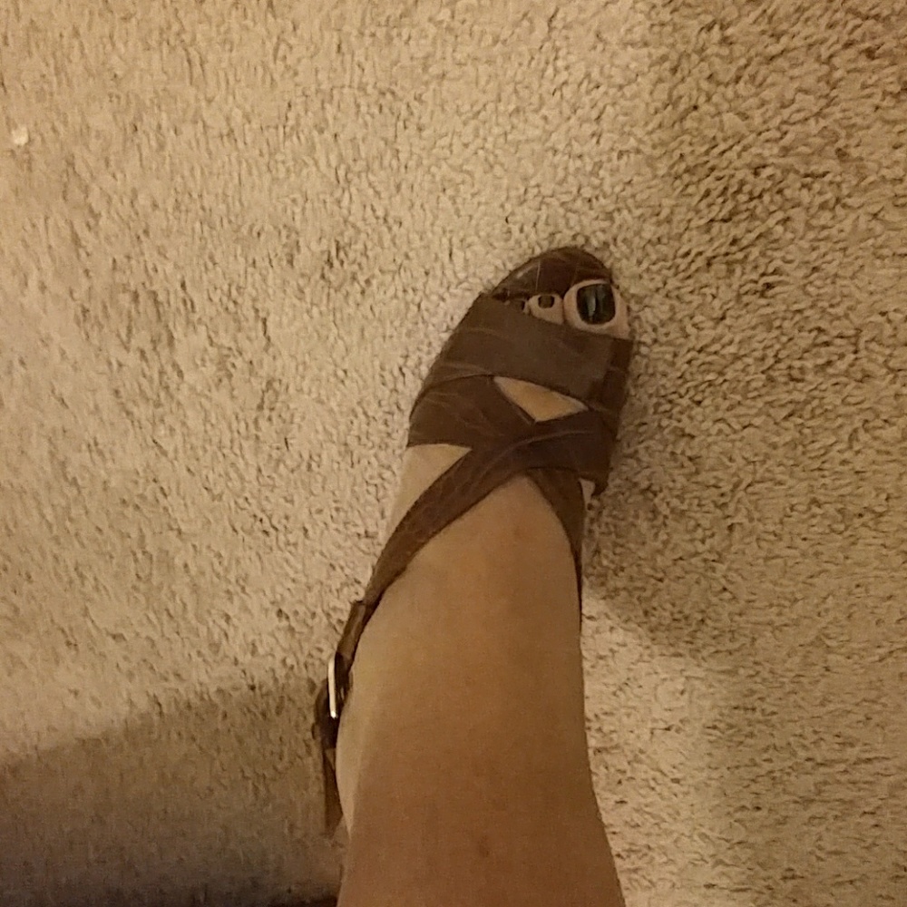 Shoes - Picture 3 of 4